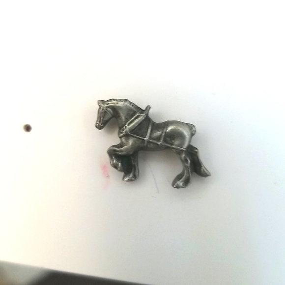 Clydesdale HORSE lapel pin TIE TAC - Picture 1 of 3